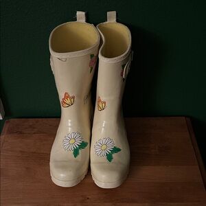 Disney Daisy Butterfly Rain Boots Adult size 8